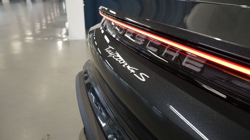 Porsche Taycan 4S Performance+ 4d