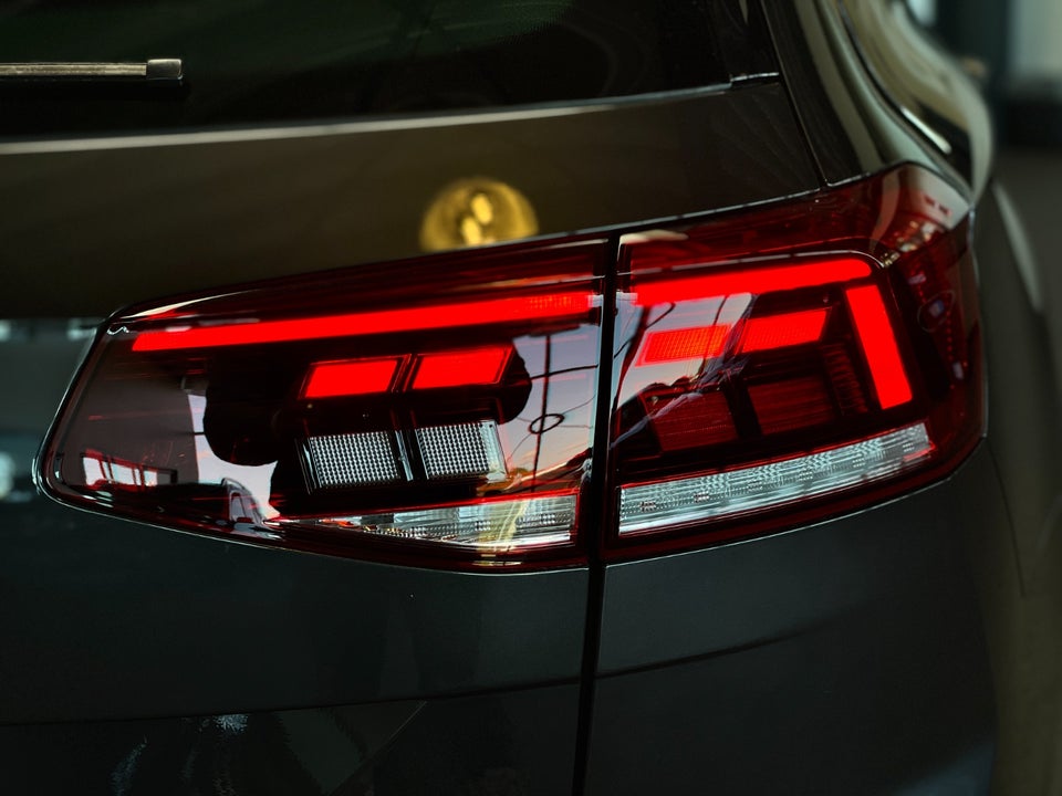 VW Passat 2,0 TDi 200 Elegance Variant DSG 5d