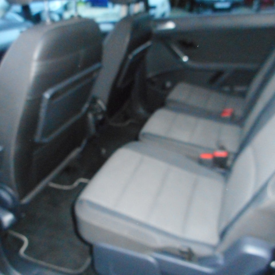 VW Touran 1,6 TDi 115 Comfortline 7prs 5d