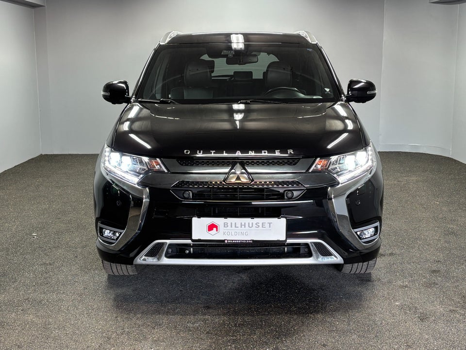 Mitsubishi Outlander 2,4 PHEV Instyle CVT 4WD 5d