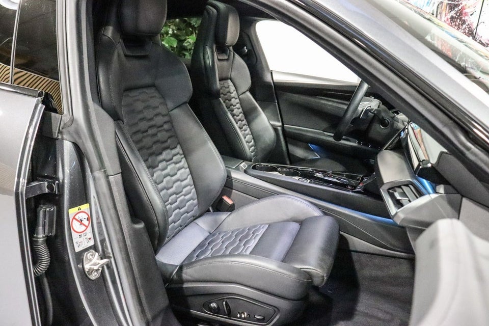 Audi e-tron GT quattro 4d