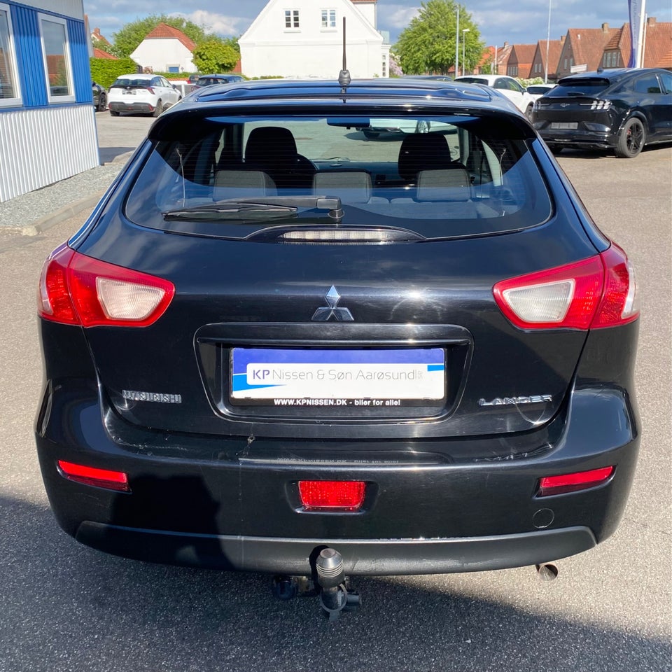 Mitsubishi Lancer 1,5 Invite SportBack 5d