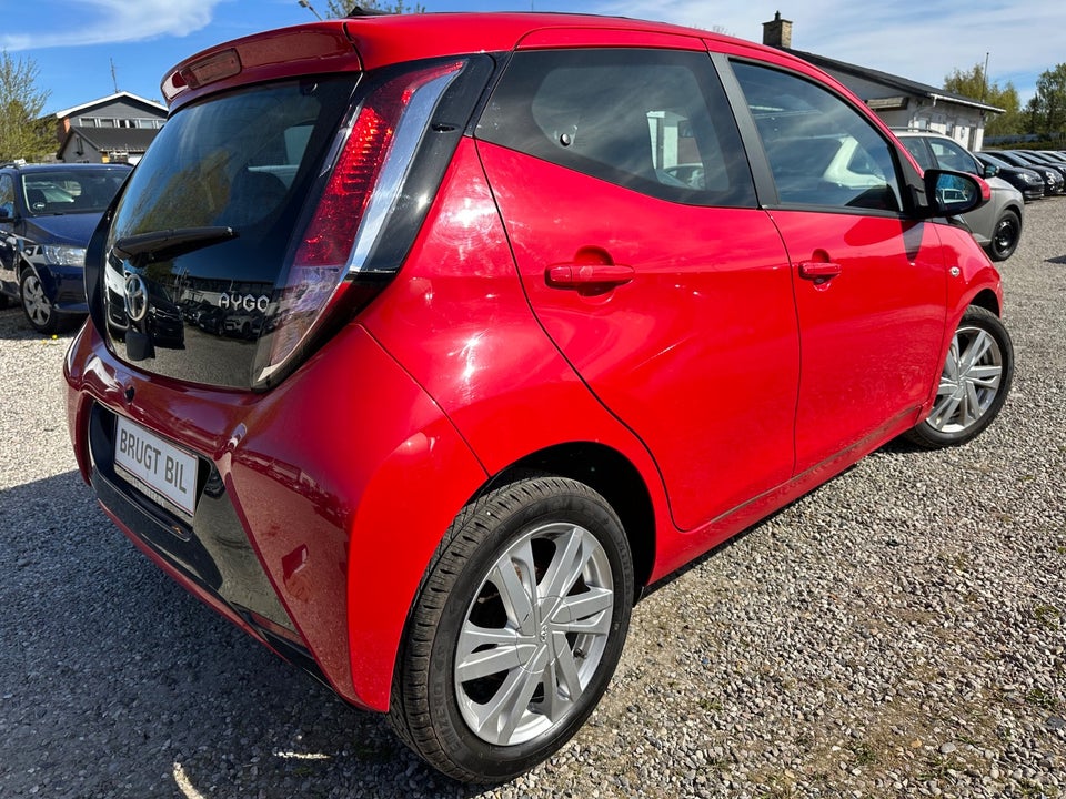 Toyota Aygo 1,0 VVT-i x-wave Sky 5d