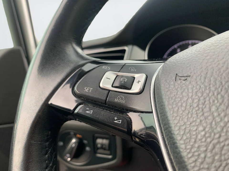 VW Golf Sportsvan 1,4 TSi 150 R-line DSG BMT 5d