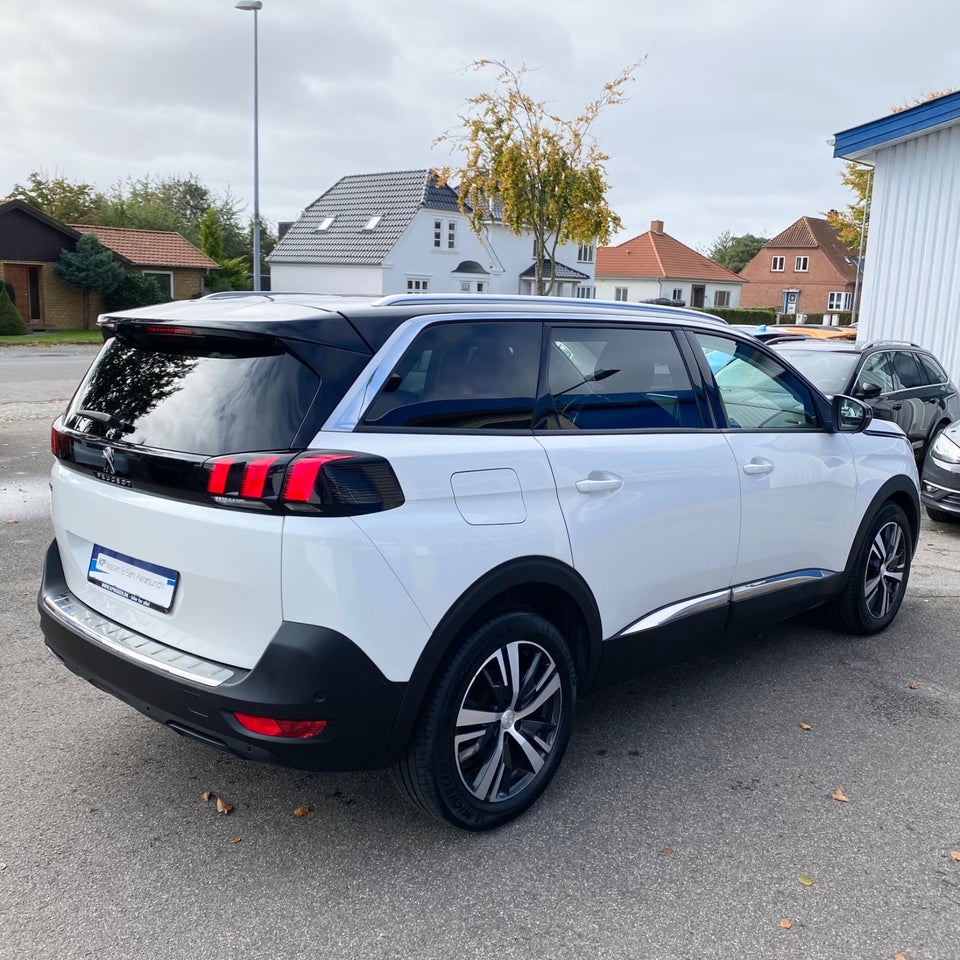 Peugeot 5008 1,2 e-THP 130 Allure EAT6 7prs 5d