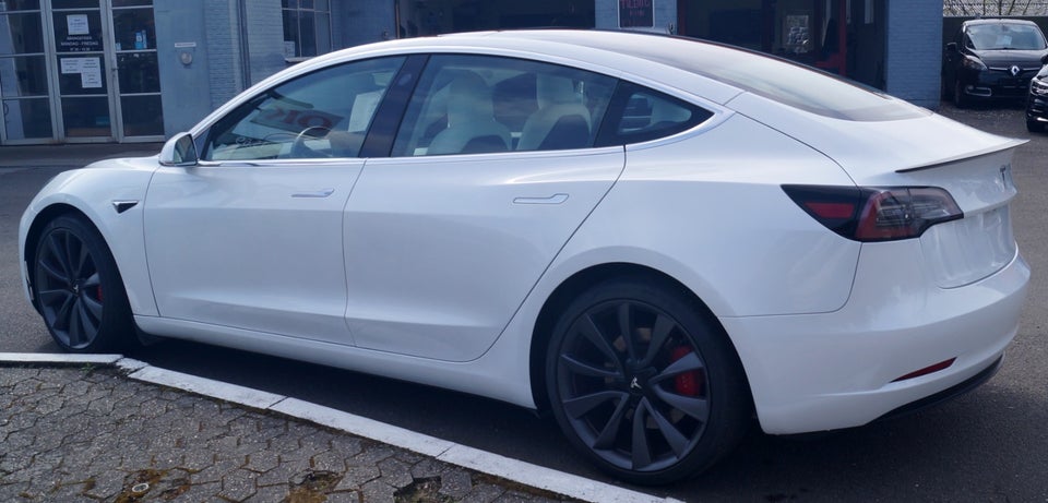 Tesla Model 3 Performance AWD 4d