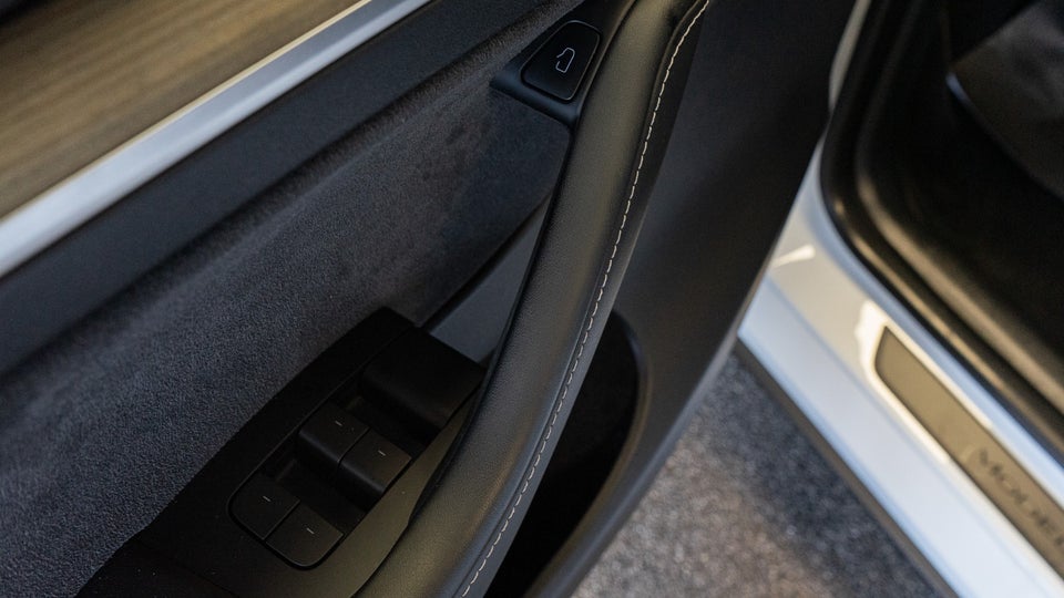 Tesla Model Y RWD 5d