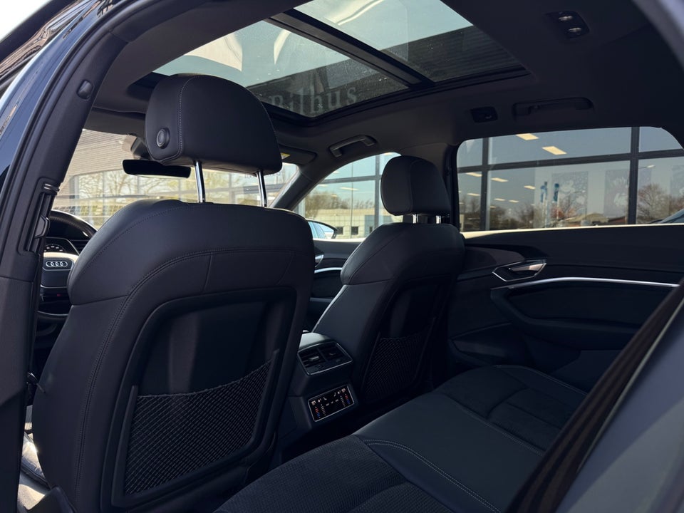 Audi e-tron 55 S-line quattro 5d