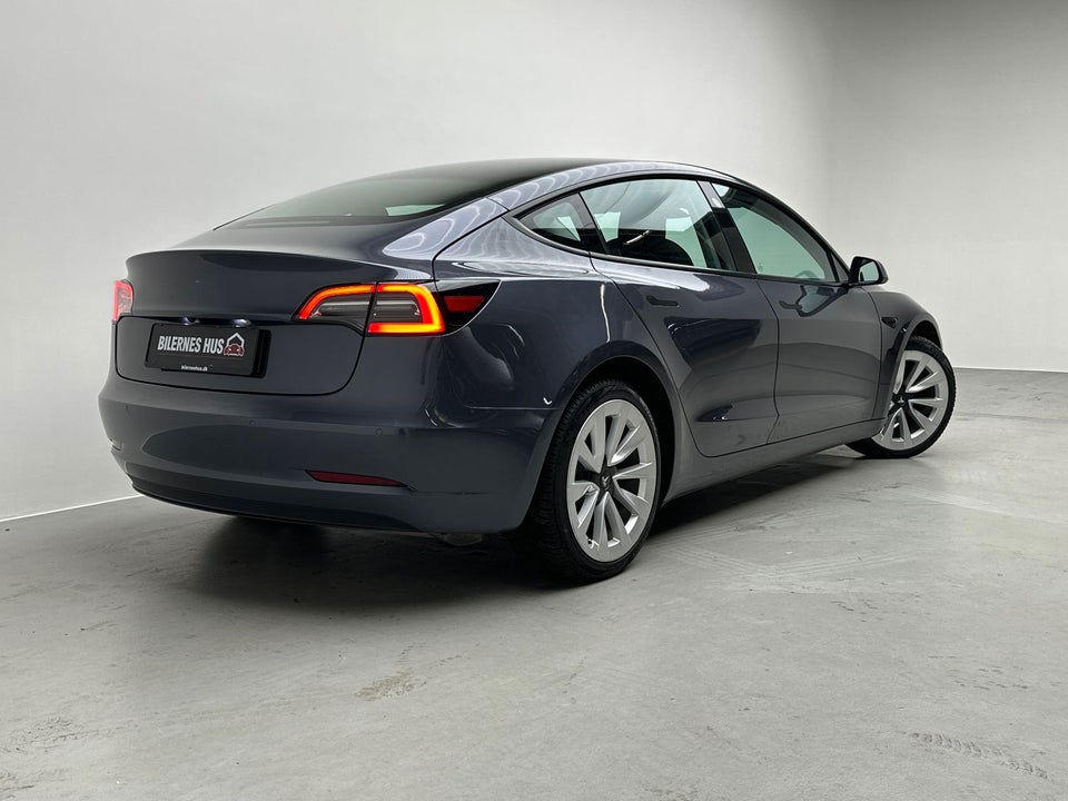 Tesla Model 3 Long Range AWD 4d