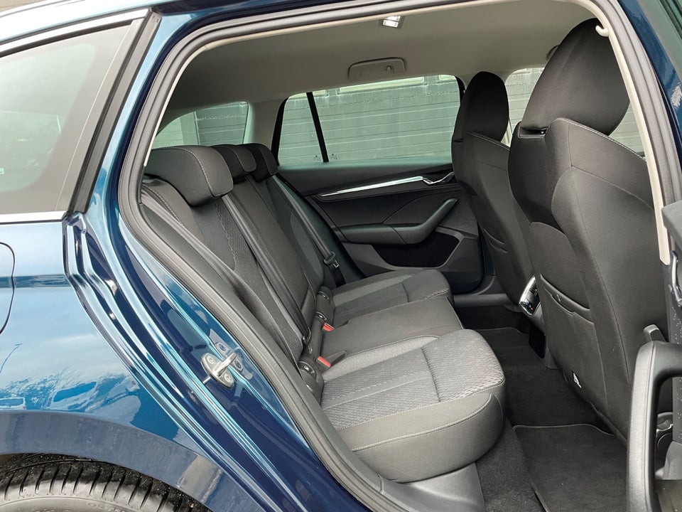 Skoda Octavia 1,4 TSi iV Plus Combi DSG 5d