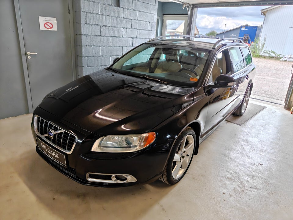 Volvo V70 2,5 T Momentum aut. 5d