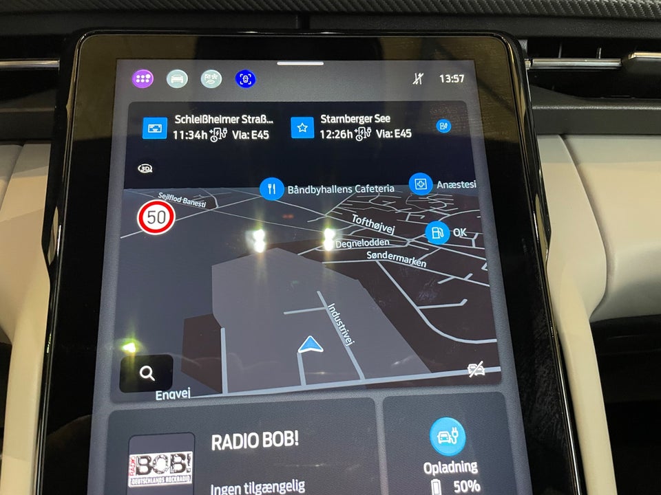 Ford Explorer 82 Premium Extended Range 5d