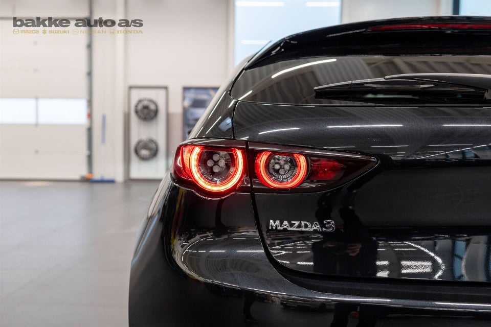 Mazda 3 2,0 e-SkyActiv-G 150 Cosmo Tech aut. 4d