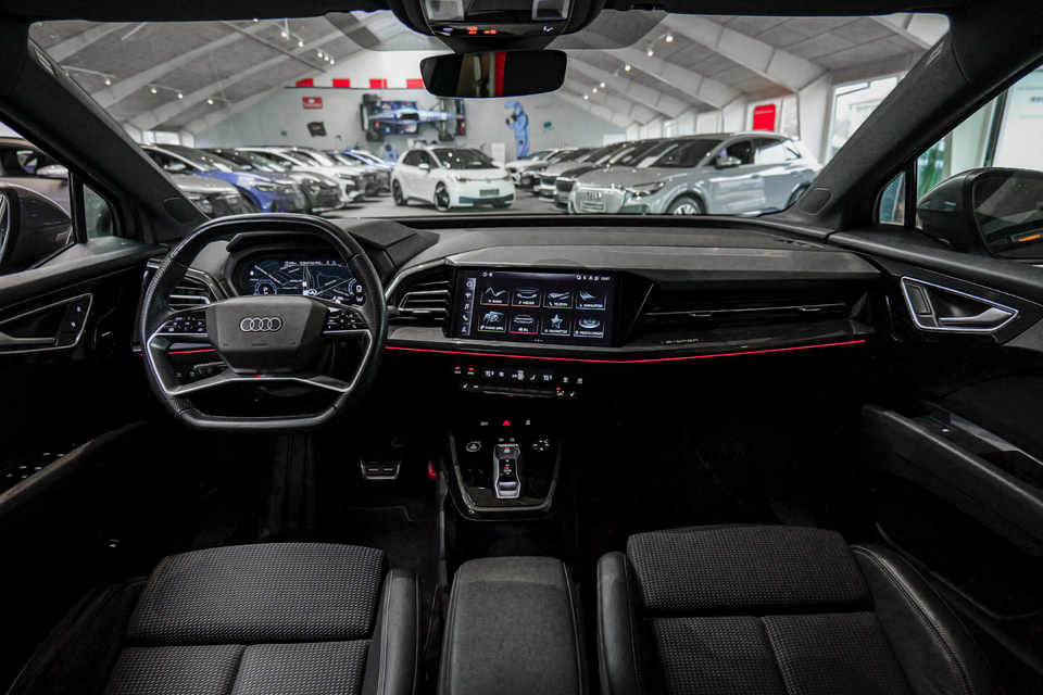 Audi Q4 e-tron 45 S-line quattro 5d