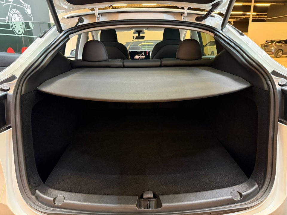 Tesla Model Y Long Range AWD 5d