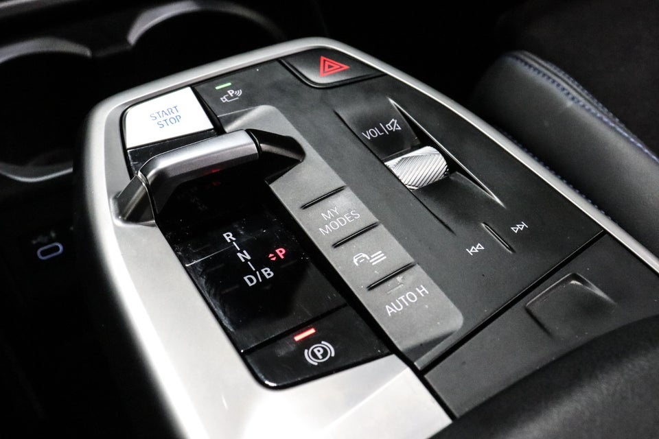 BMW iX1 xDrive30 Fully Charged M-Sport 5d