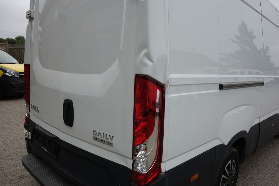 Iveco Daily 2,3 35S16 12m³ Van AG8