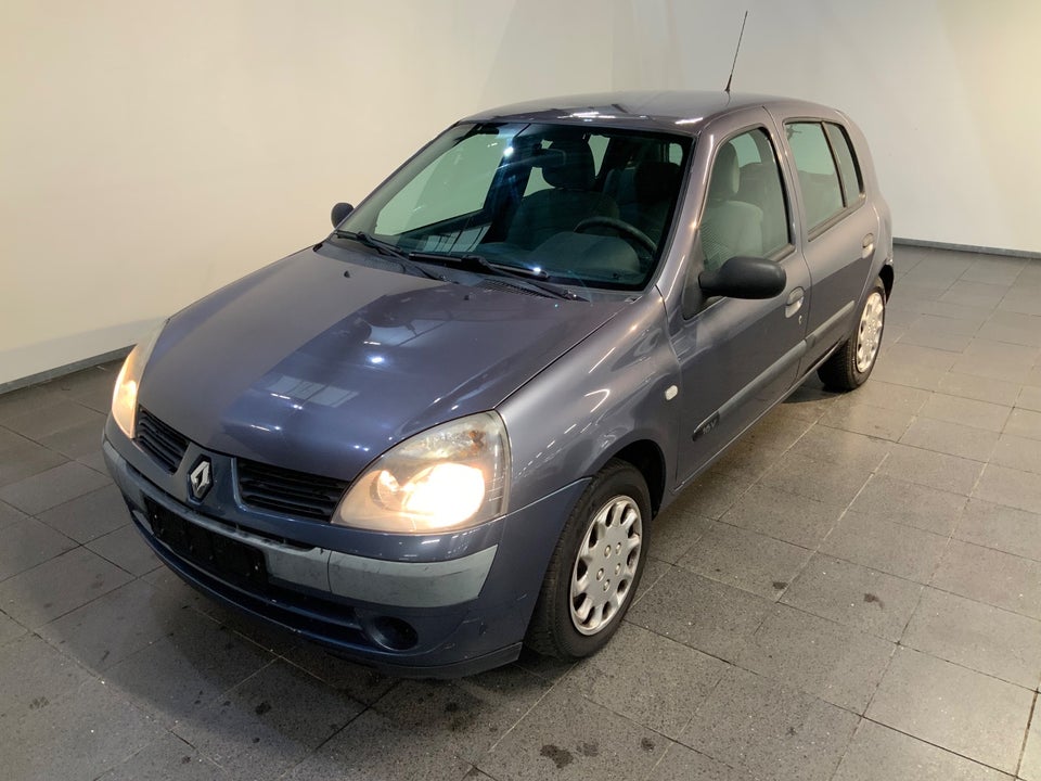 Renault Clio III 1,2 16V Basic 5d