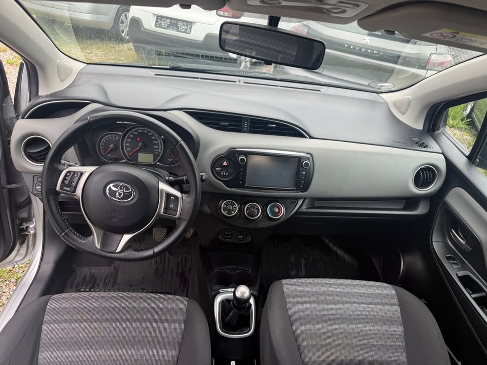 Toyota Yaris 1,0 VVT-i T2 5d