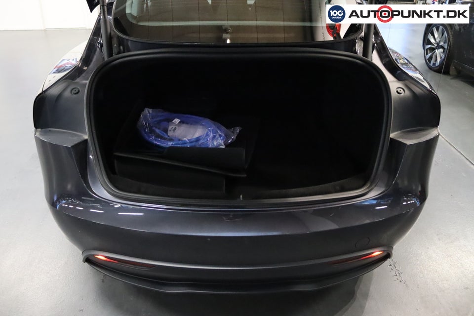 Tesla Model 3 Long Range AWD 4d