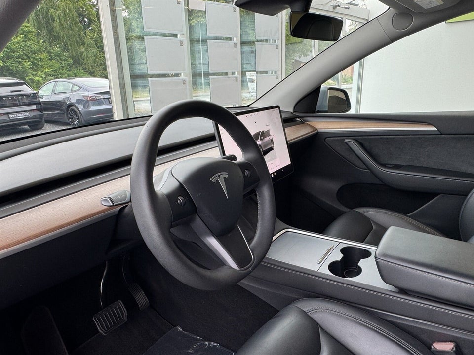 Tesla Model Y Long Range AWD 5d