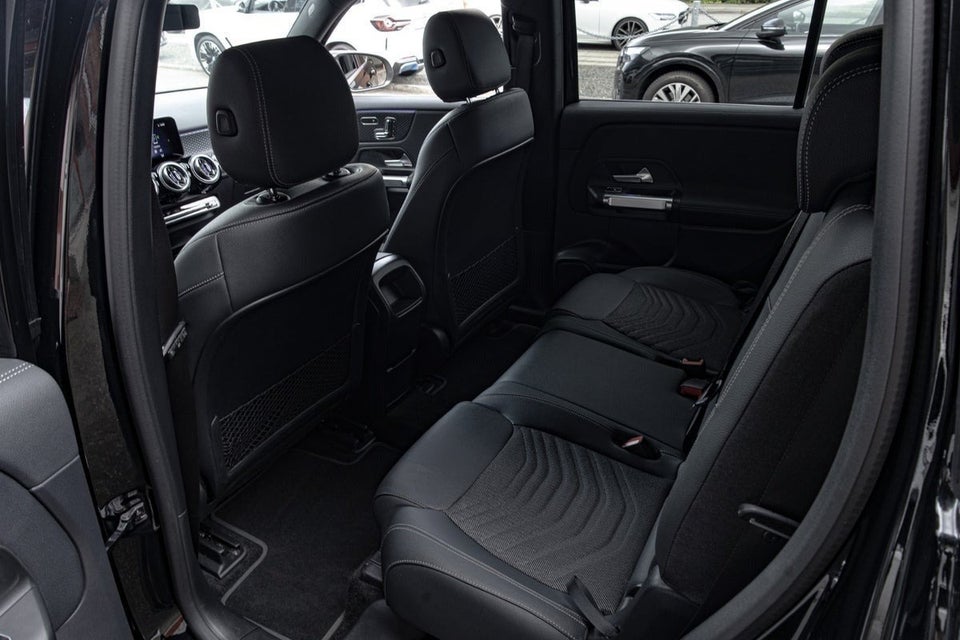 Mercedes EQB300 Progressive 4Matic 7prs 5d