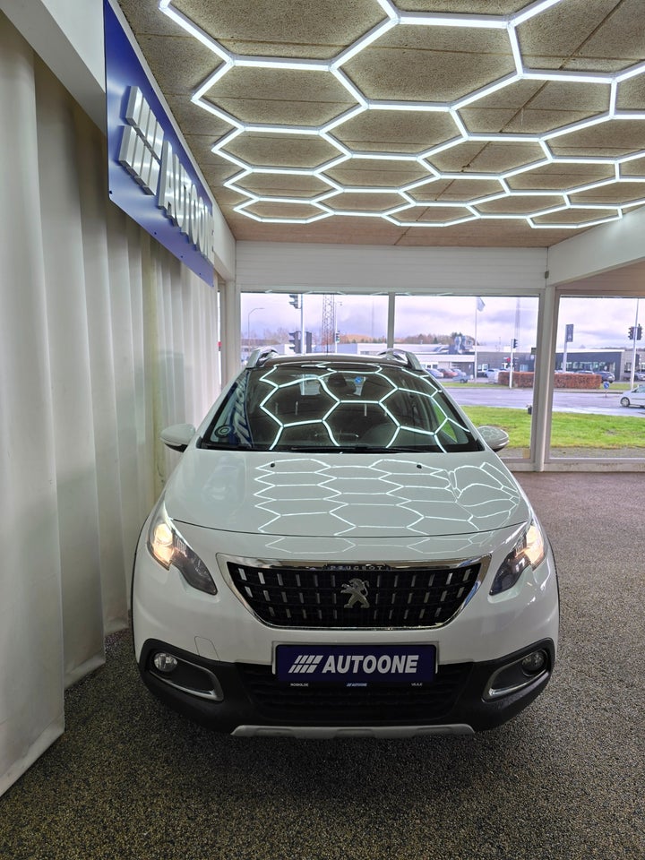 Peugeot 2008 1,2 VTi 82 Allure Sky 5d