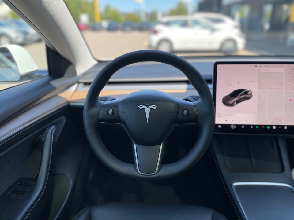 Tesla Model 3 Long Range AWD 4d