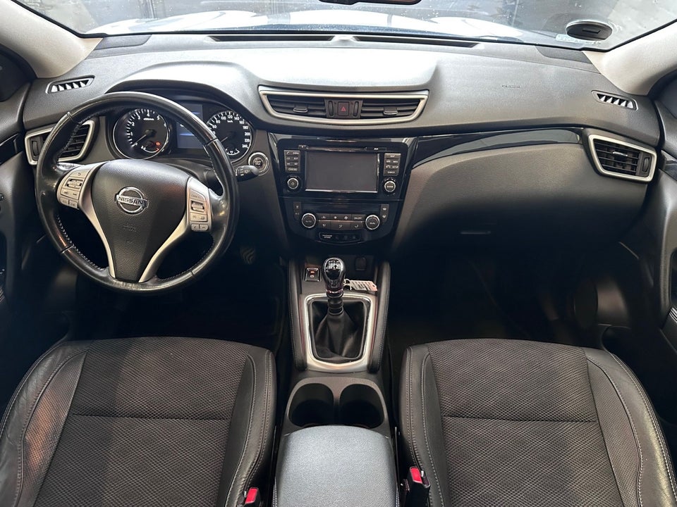 Nissan Qashqai 1,6 Dig-T 163 Tekna 5d
