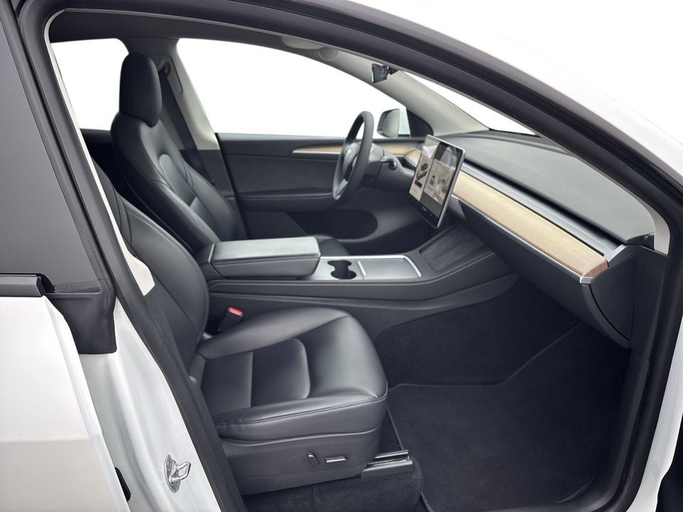 Tesla Model Y Long Range AWD 5d