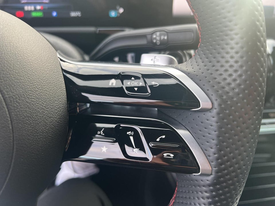 Mercedes EQA300 AMG Line 4Matic 5d