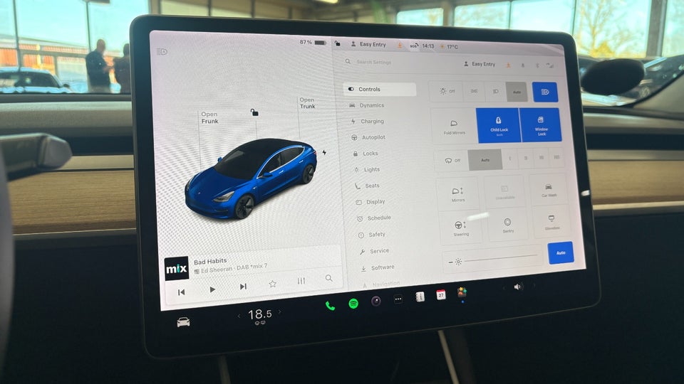 Tesla Model 3 Standard Range+ RWD 4d