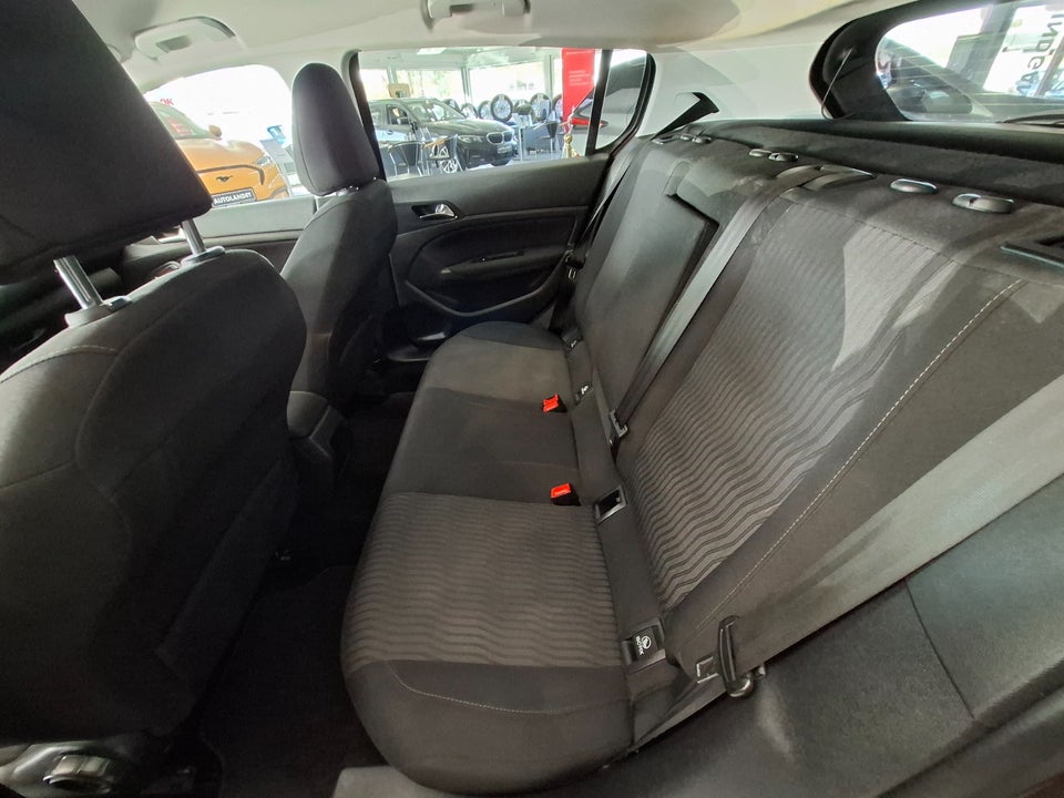 Peugeot 308 1,6 HDi 92 Active 5d