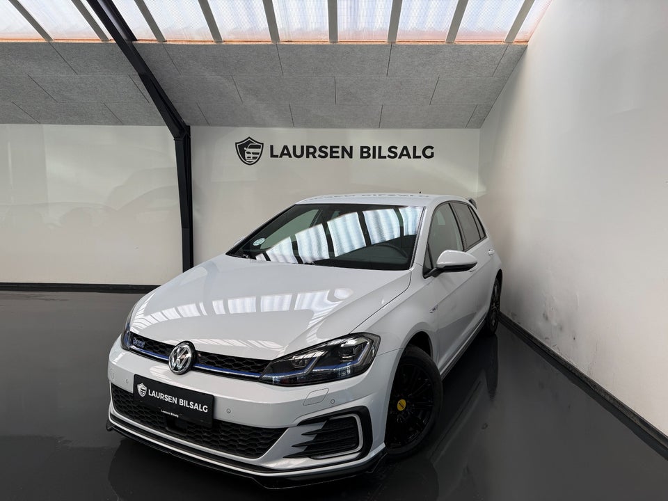 VW Golf VII 1,4 GTE DSG 5d