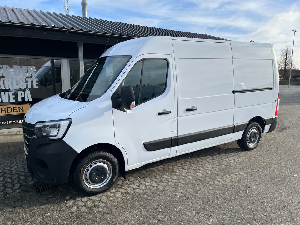 Renault Master IV T33 2,3 dCi 150 L2H2 Kassevogn