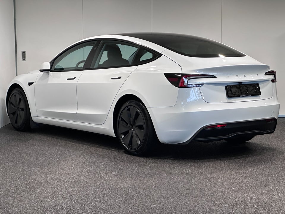 Tesla Model 3 RWD 4d