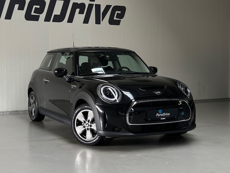 MINI Cooper SE Essential 3d