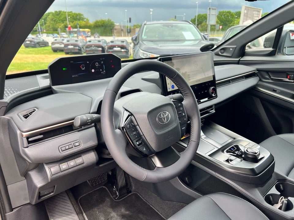 Toyota bZ4X 73 Executive 5d