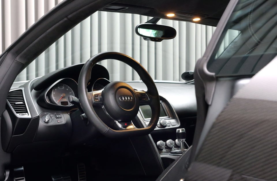 Audi R8 4,2 FSi Coupé quattro R-tr. 2d