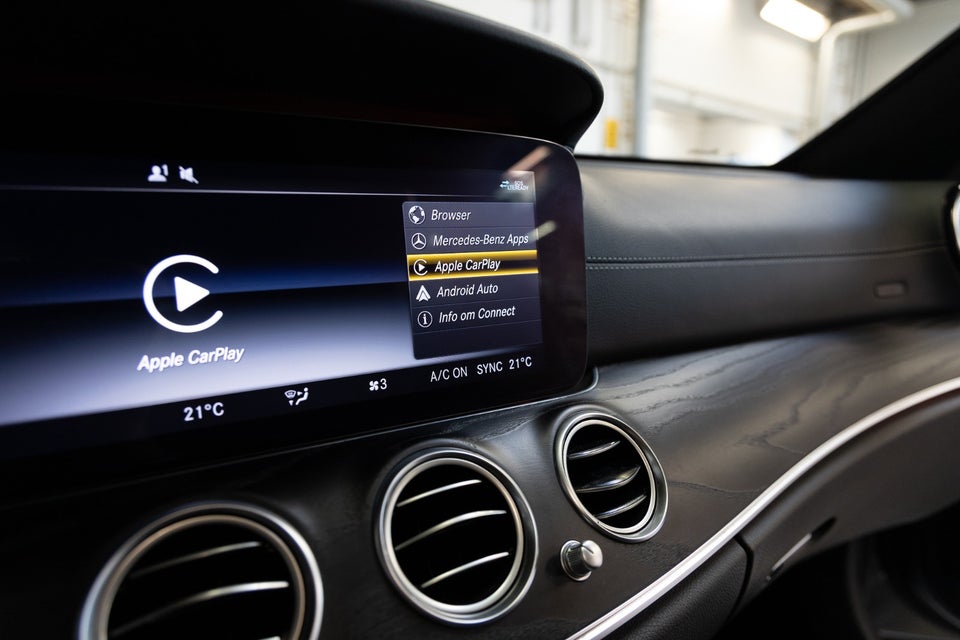 Mercedes E300 de 2,0 AMG Line stc. aut. 5d