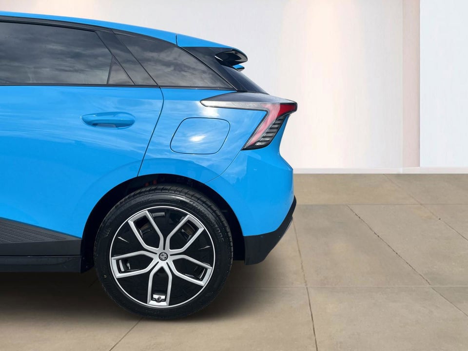 MG 4 77 Luxury Extended Range 5d