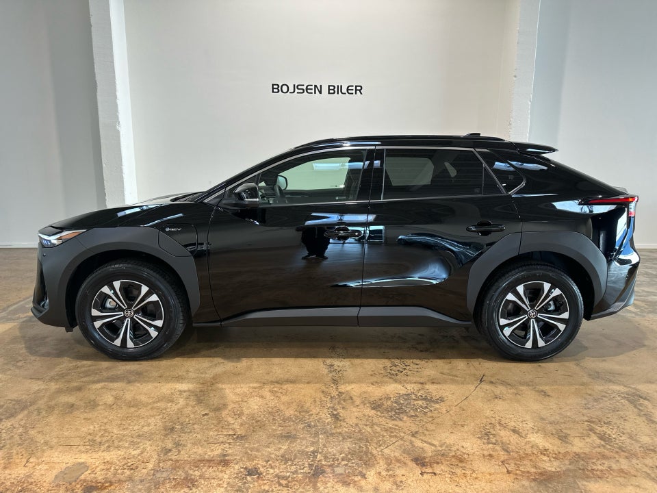 Toyota bZ4X Executive 5d