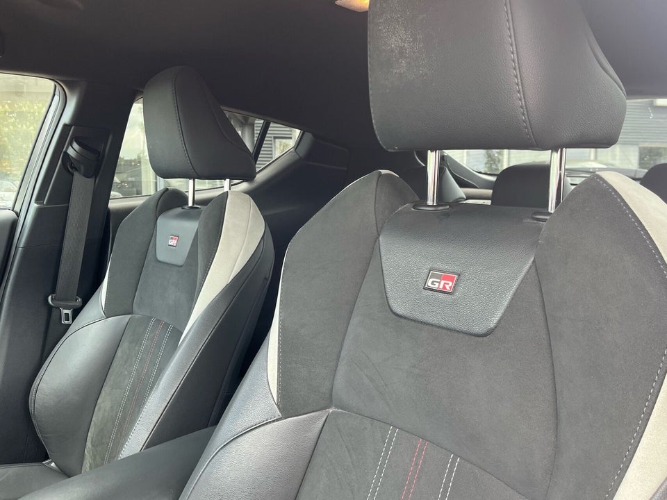 Toyota C-HR 2,0 Hybrid GR Sport CVT 5d