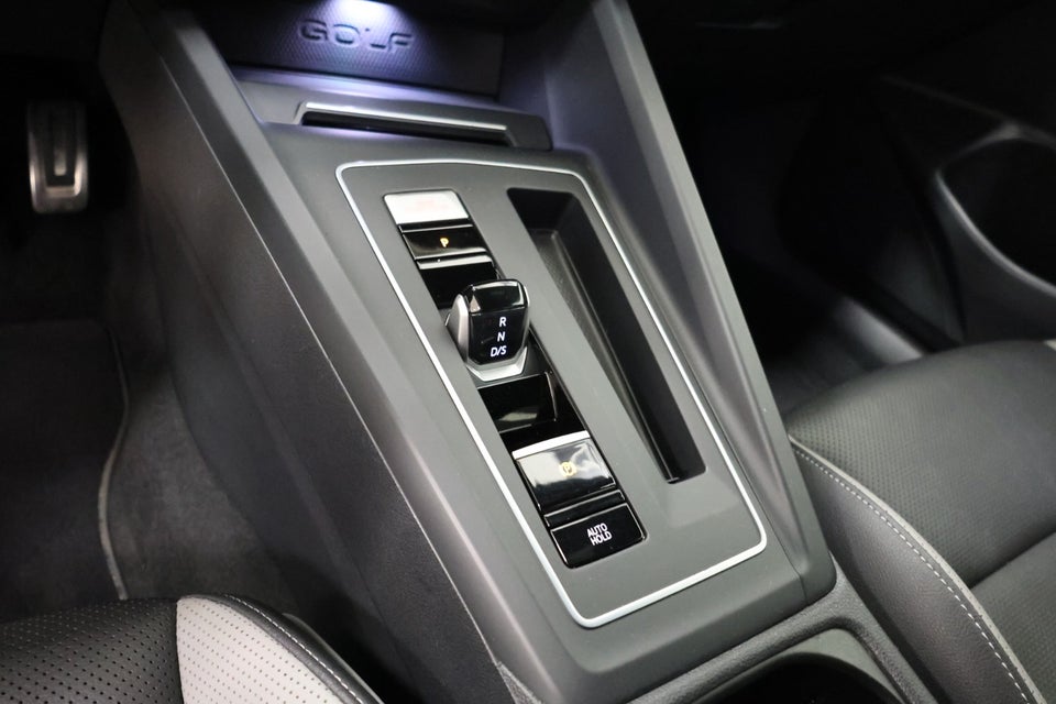 VW Golf VIII 1,4 GTE DSG 5d