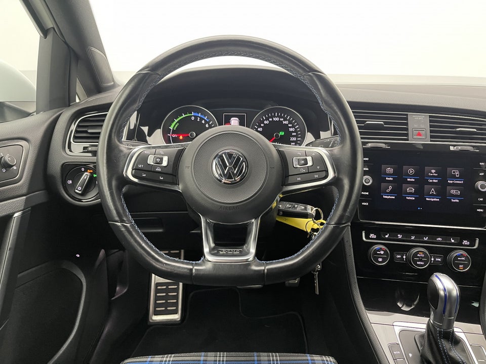 VW Golf VII 1,4 GTE DSG 5d