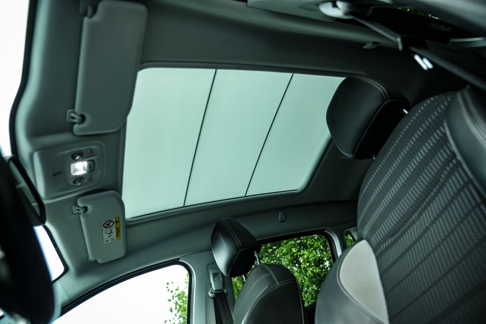 Peugeot 2008 1,6 BlueHDi 100 Allure Sky 5d