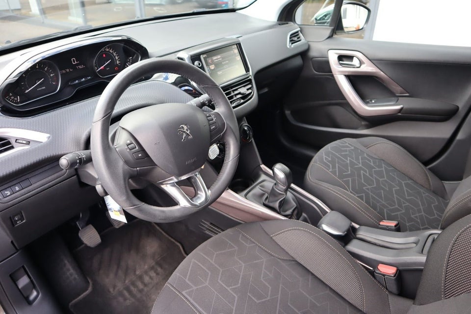 Peugeot 2008 1,2 VTi 82 Style 5d