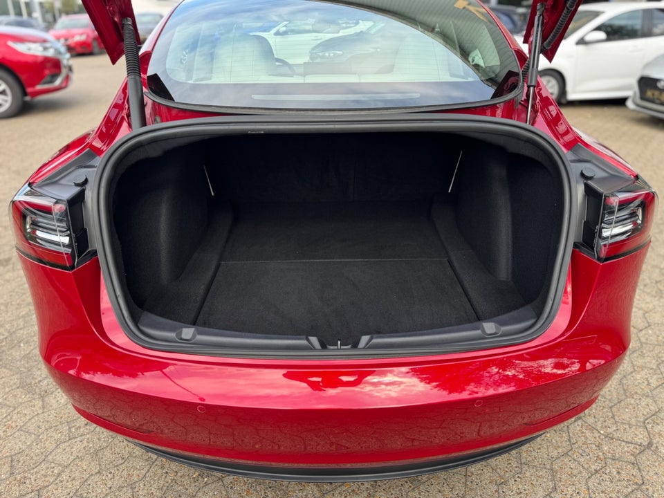 Tesla Model 3 Standard Range+ RWD 4d