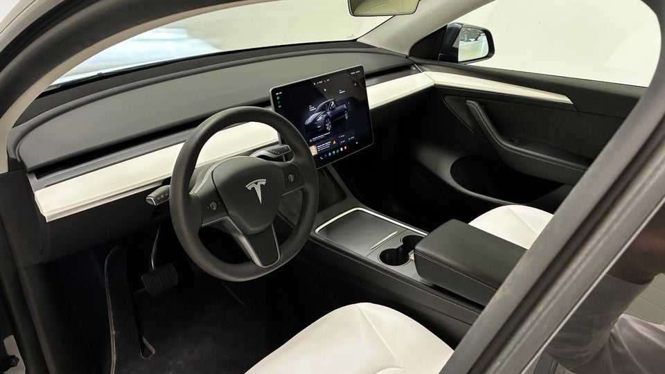 Tesla Model Y RWD 5d