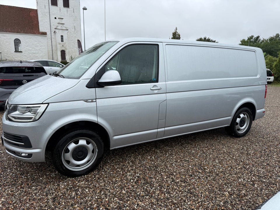 VW Transporter 2,0 TDi 150 Kassevogn DSG lang